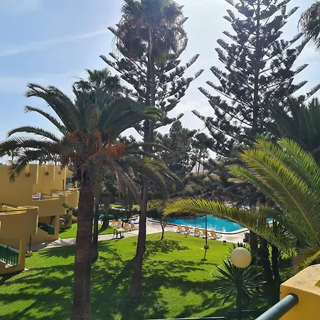 With Fast Wifi Apartment